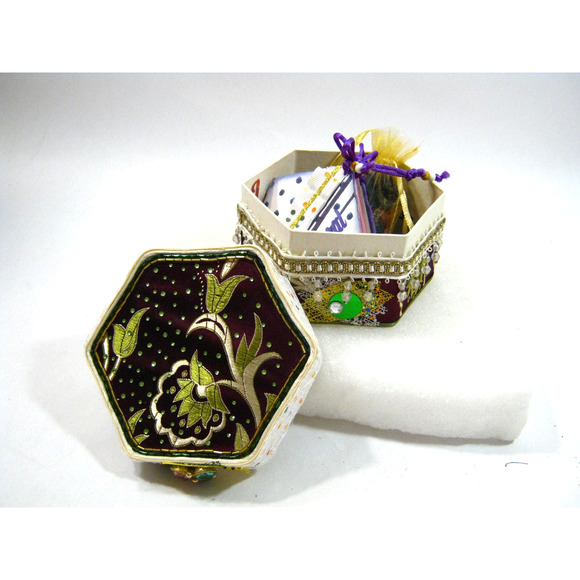Keepsake Jewelry Trinket Box for Mementos Desk Items w/ Mini Journal + Potpourri - Picture 15 of 16